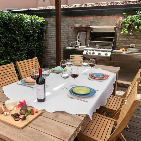 Villa Gallo 1915, Luxurious With Garden And Lido di Venezia