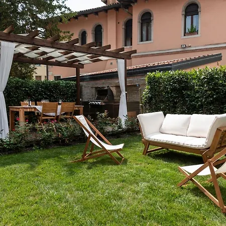 Gallo 1915, Luxurious With Garden And Villa Lido di Venezia