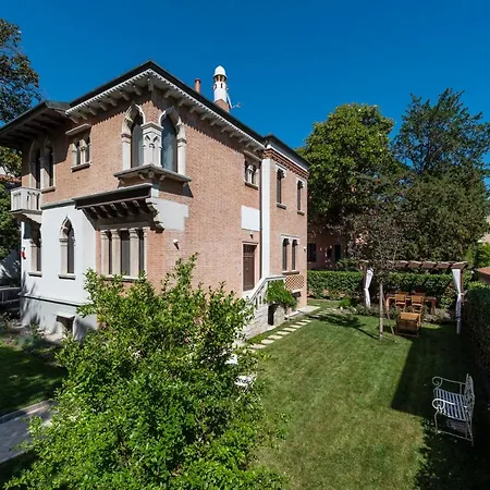 Gallo 1915, Luxurious With Garden And Villa Lido di Venezia